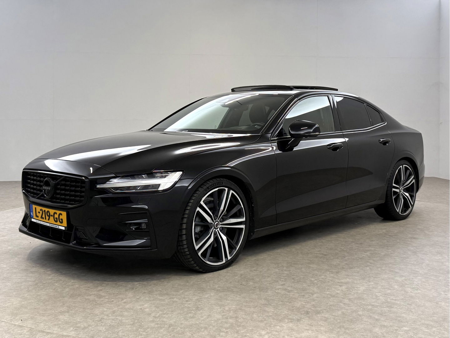Volvo S60 2.0 T5 R-Design | Pano | H/K | 360° | HuD | Virtual | Memory | Carplay | Stoel/Stuur verw. | Adap. Cruise