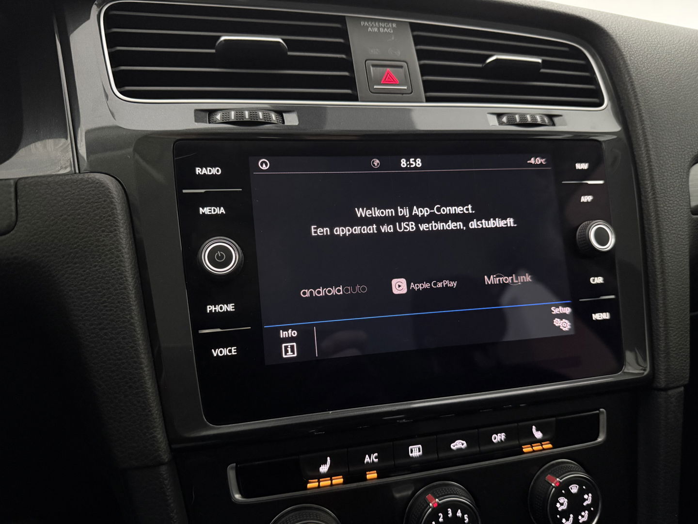 Volkswagen Golf 1.6 TDI Comfortline | Airco | Adap. Cruise | Carplay | Stoelverw. | Parkeersens. | Navi