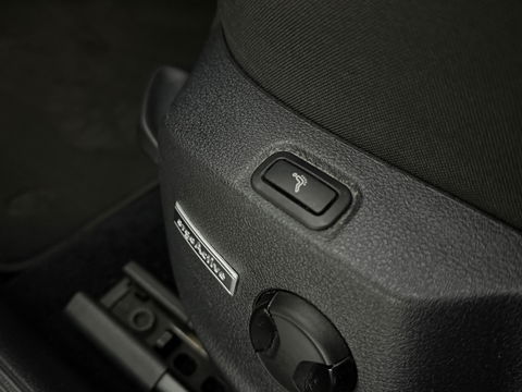 Volkswagen Golf 1.6 TDI Comfortline | Airco | Adap. Cruise | Carplay | Stoelverw. | Parkeersens. | Navi