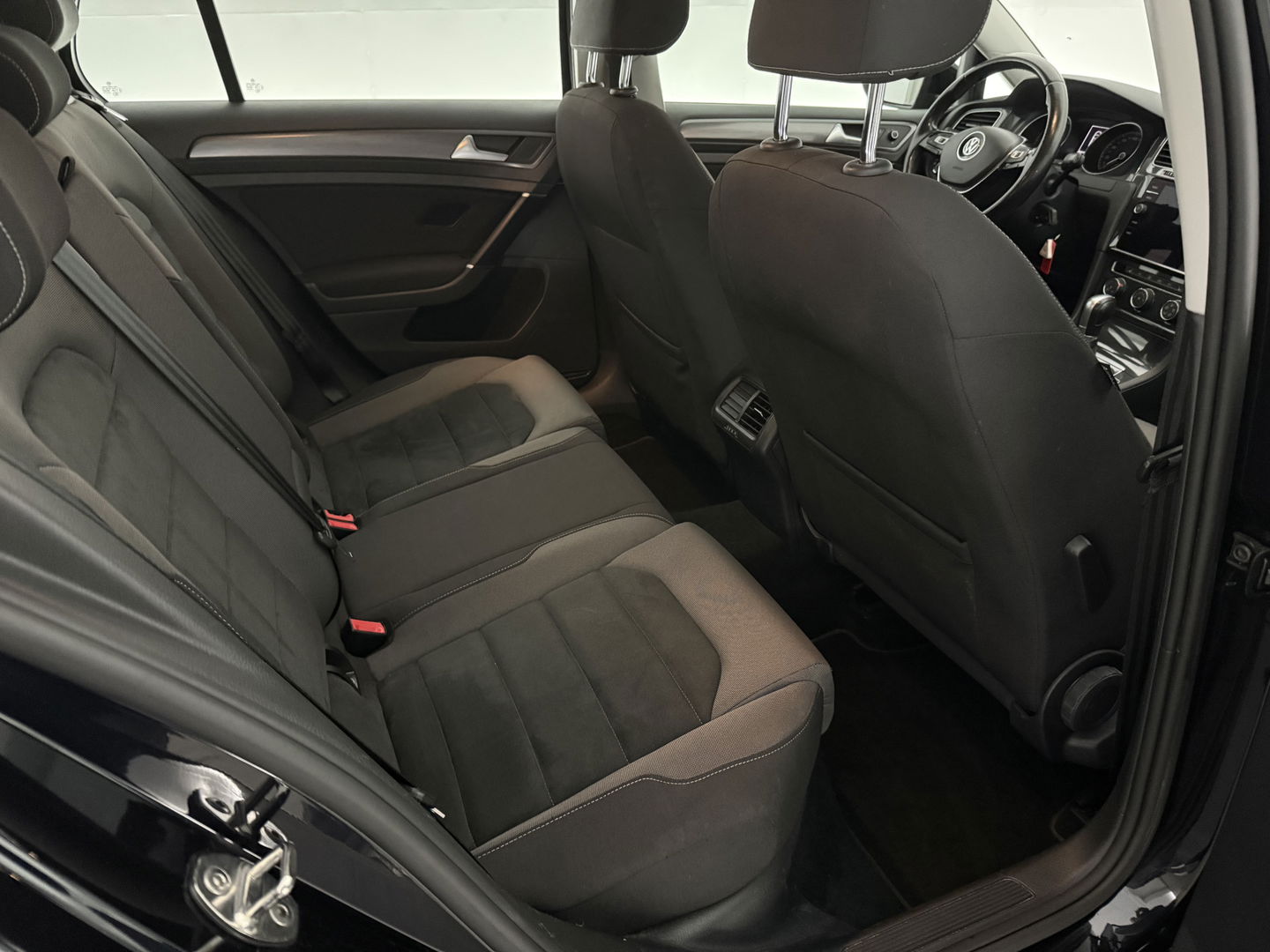 Volkswagen Golf 1.6 TDI Comfortline | Airco | Adap. Cruise | Carplay | Stoelverw. | Parkeersens. | Navi