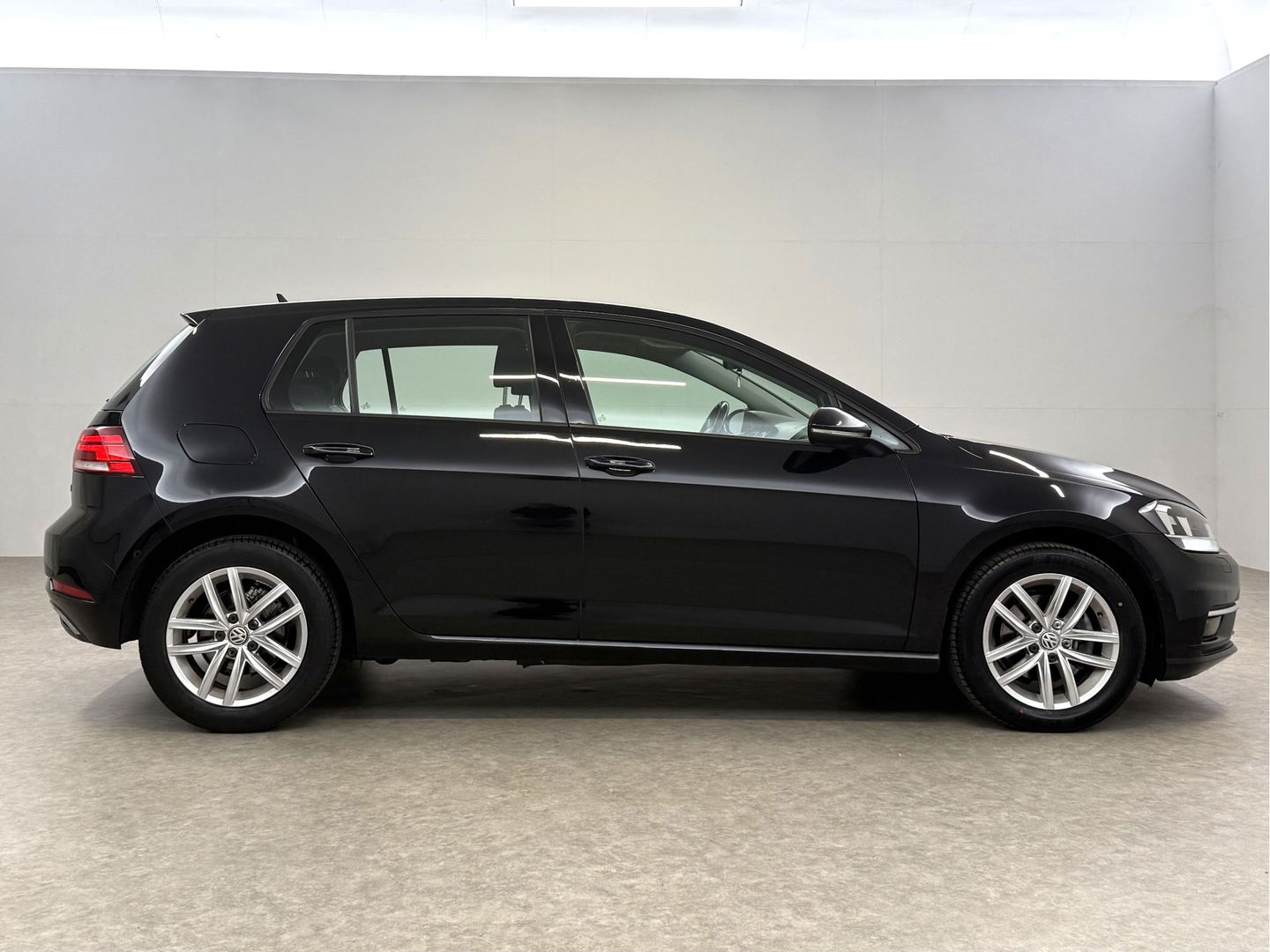 Volkswagen Golf 1.6 TDI Comfortline | Airco | Adap. Cruise | Carplay | Stoelverw. | Parkeersens. | Navi