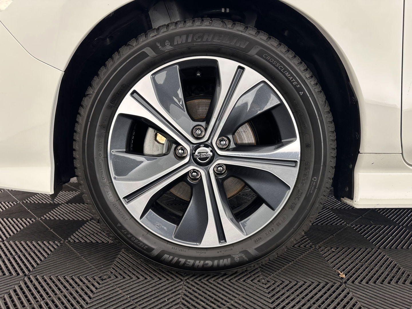 Nissan Leaf N-Connecta 40 kWh {SOH-93%} Aut. *HEATPUMP | ADAPTIVE-CRUISE | NAVI-FULLMAP | TOPVIEW | KEYLESS | BLINDSPOT |  DIGI-COCKPIT | HEATED-COMFORTSEATS | DAB | PRIVACYGLASS | ECC | FULL-LED | PDC | CARPLAY | 17"ALU*