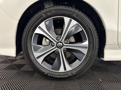 Nissan Leaf N-Connecta 40 kWh {SOH-93%} Aut. *HEATPUMP | ADAPTIVE-CRUISE | NAVI-FULLMAP | TOPVIEW | KEYLESS | BLINDSPOT |  DIGI-COCKPIT | HEATED-COMFORTSEATS | DAB | PRIVACYGLASS | ECC | FULL-LED | PDC | CARPLAY | 17"ALU*