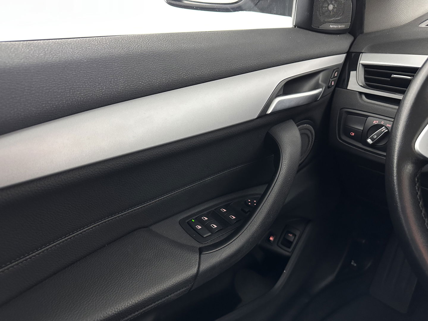 BMW X1 xDrive25e eDrive Edition ( Plug-In ) (INCL-BTW) *LEATHER | FULL-LED | HARMAN/KARDON | CAMERA | HEATED-COMFORTSEATS | NAVI-FULLMAP | ECC | KEYLESS |  PDC | CRUISE | DAB | TOWBAR | HEAD-UP | 17''ALU*