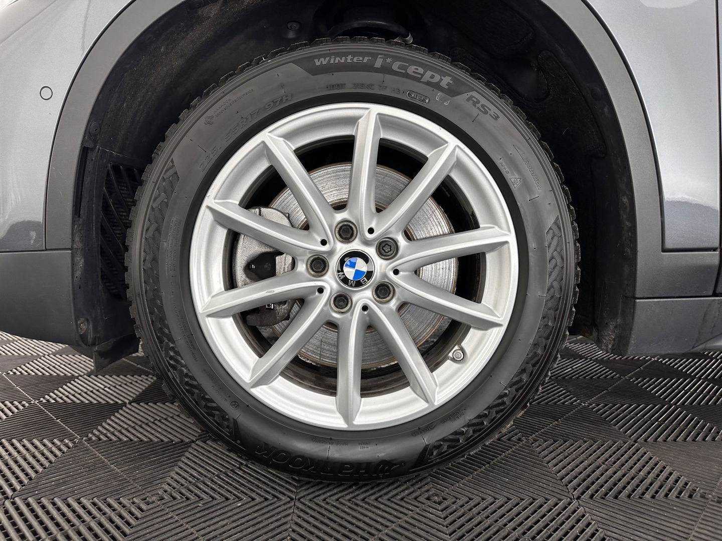 BMW X1 xDrive25e eDrive Edition ( Plug-In ) (INCL-BTW) *LEATHER | FULL-LED | HARMAN/KARDON | CAMERA | HEATED-COMFORTSEATS | NAVI-FULLMAP | ECC | KEYLESS |  PDC | CRUISE | DAB | TOWBAR | HEAD-UP | 17''ALU*