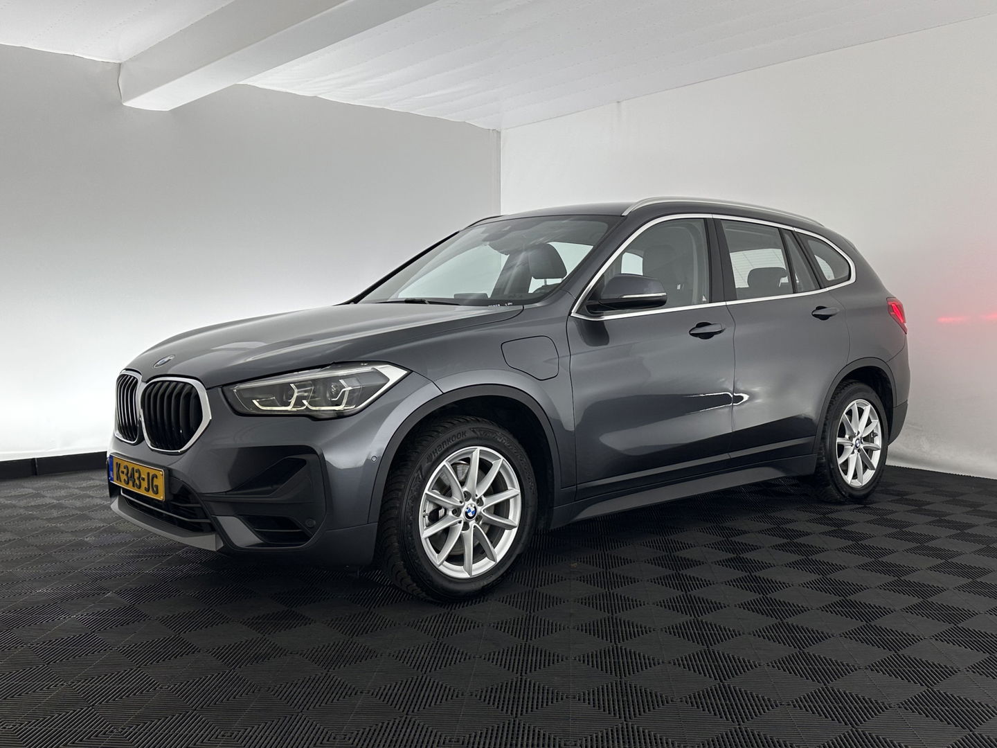 BMW X1 xDrive25e eDrive Edition ( Plug-In ) (INCL-BTW) *LEATHER | FULL-LED | HARMAN/KARDON | CAMERA | HEATED-COMFORTSEATS | NAVI-FULLMAP | ECC | KEYLESS |  PDC | CRUISE | DAB | TOWBAR | HEAD-UP | 17''ALU*
