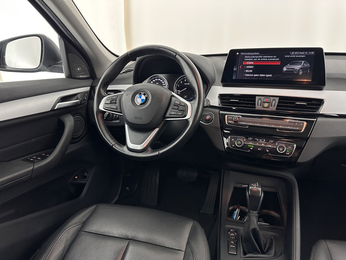 BMW X1 xDrive25e eDrive Edition ( Plug-In ) (INCL-BTW) *LEATHER | FULL-LED | HARMAN/KARDON | CAMERA | HEATED-COMFORTSEATS | NAVI-FULLMAP | ECC | KEYLESS |  PDC | CRUISE | DAB | TOWBAR | HEAD-UP | 17''ALU*