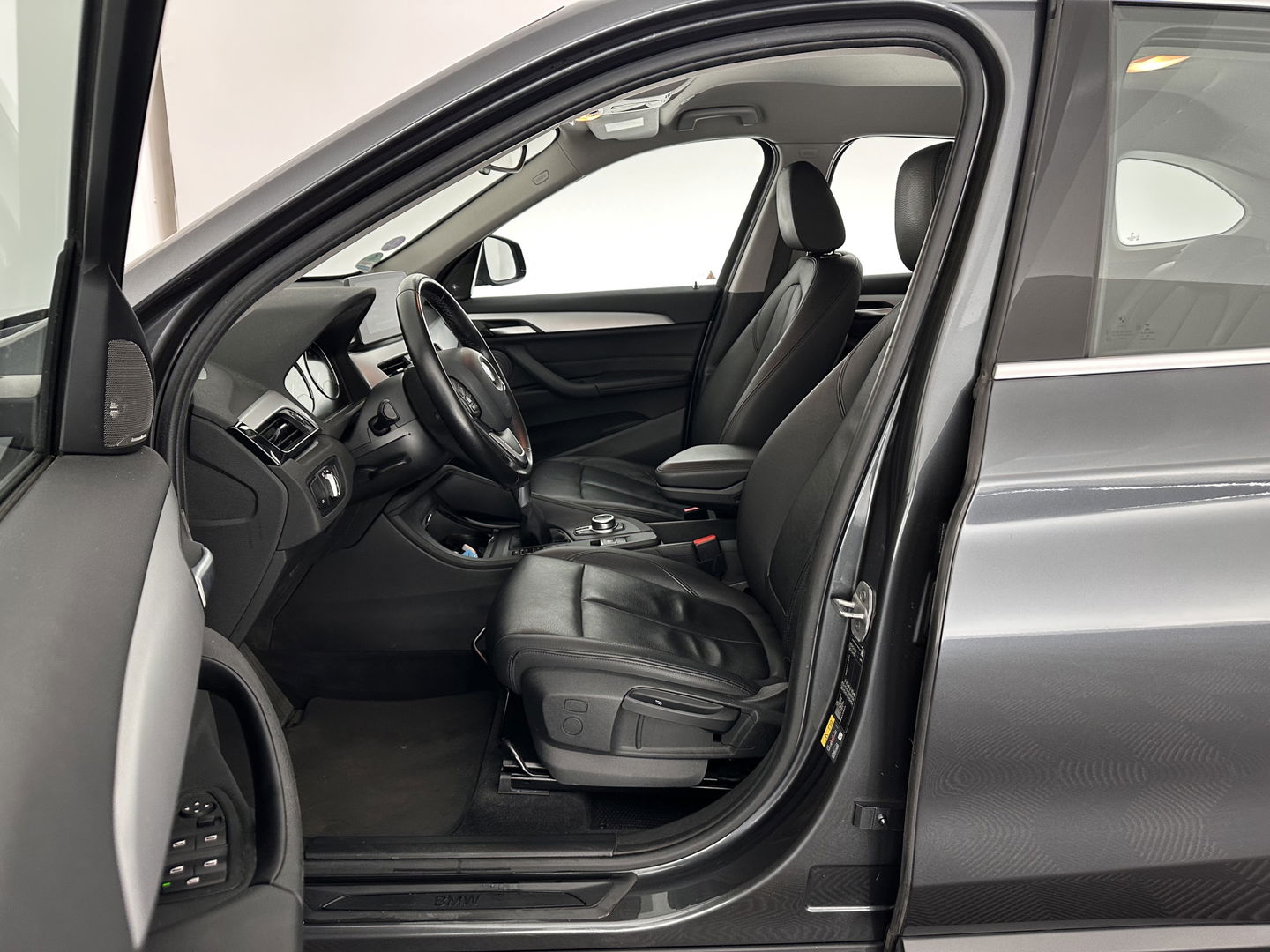 BMW X1 xDrive25e eDrive Edition ( Plug-In ) (INCL-BTW) *LEATHER | FULL-LED | HARMAN/KARDON | CAMERA | HEATED-COMFORTSEATS | NAVI-FULLMAP | ECC | KEYLESS |  PDC | CRUISE | DAB | TOWBAR | HEAD-UP | 17''ALU*