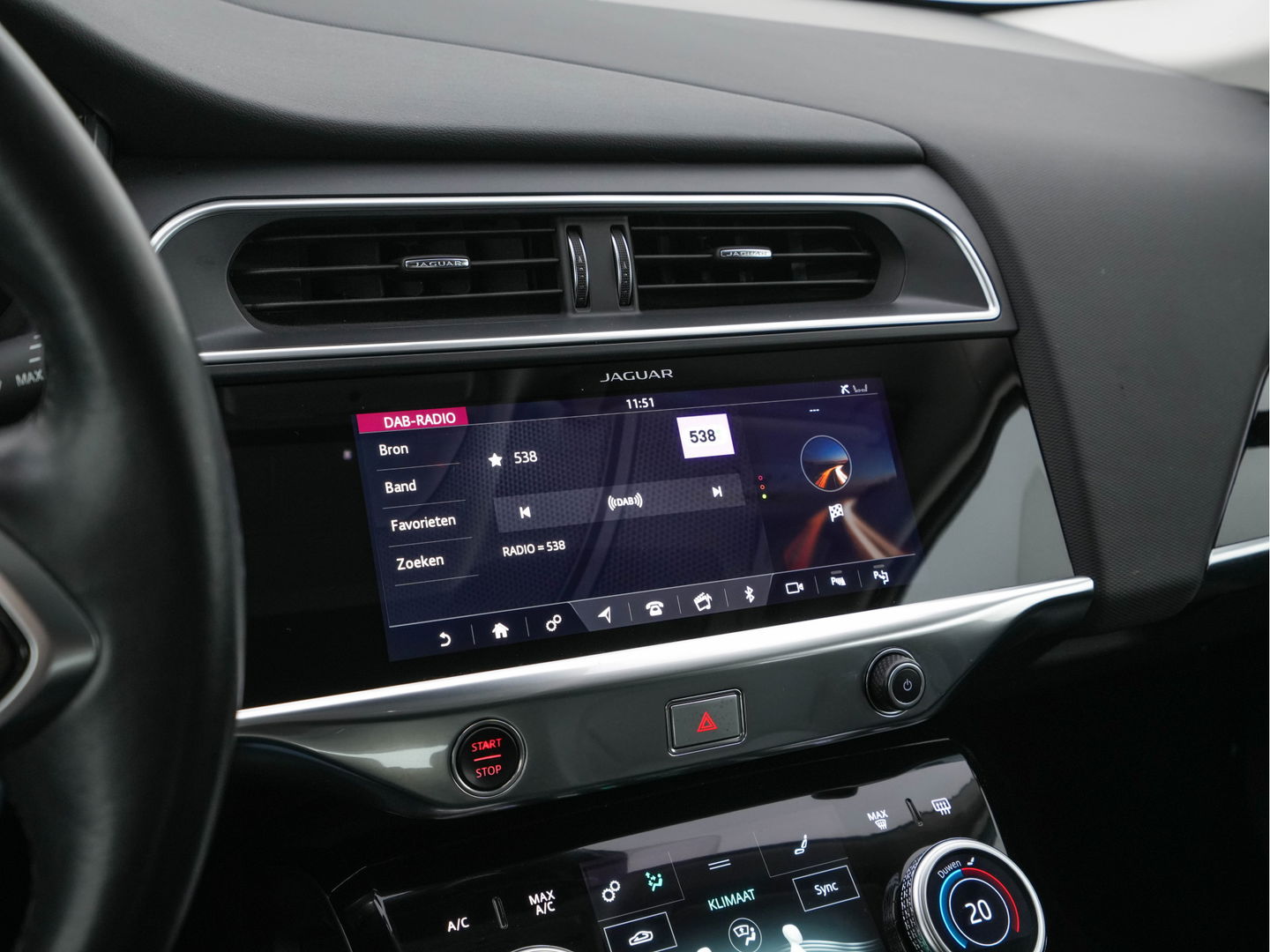 Jaguar I-PACE EV400 Business Edition S 90 kWh {SOH-89%} (INCL-BTW) *HEATPUMP | PANO | LEATHER | MERIDIAN-AUDIO | FULL-LED | HEATED/COOLED-COMFORTSEATS | DAB+ | CAMERA | DIGI-COCKPIT | NAVI-FULLMAP | ECC | KEYLESS | PDC | CCS-FASTLOADER | CRUISE |