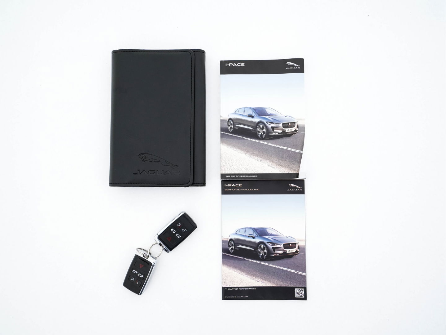 Jaguar I-PACE EV400 Business Edition S 90 kWh {SOH-89%} (INCL-BTW) *HEATPUMP | PANO | LEATHER | MERIDIAN-AUDIO | FULL-LED | HEATED/COOLED-COMFORTSEATS | DAB+ | CAMERA | DIGI-COCKPIT | NAVI-FULLMAP | ECC | KEYLESS | PDC | CCS-FASTLOADER | CRUISE |