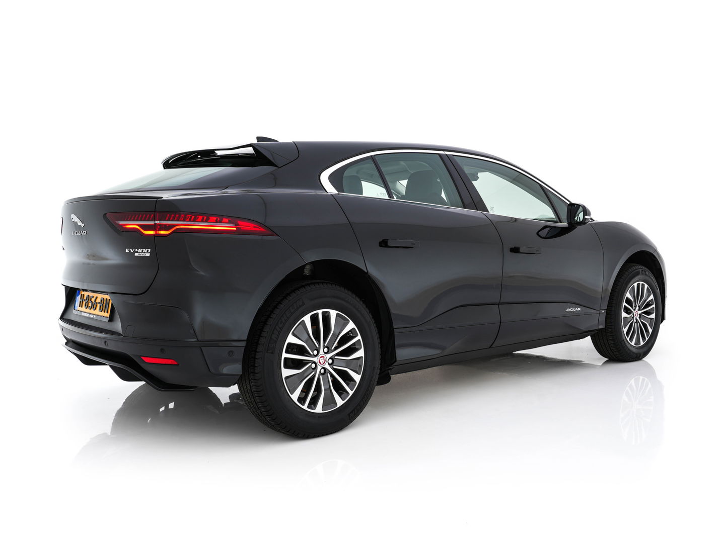 Jaguar I-PACE EV400 Business Edition S 90 kWh {SOH-89%} (INCL-BTW) *HEATPUMP | PANO | LEATHER | MERIDIAN-AUDIO | FULL-LED | HEATED/COOLED-COMFORTSEATS | DAB+ | CAMERA | DIGI-COCKPIT | NAVI-FULLMAP | ECC | KEYLESS | PDC | CCS-FASTLOADER | CRUISE |