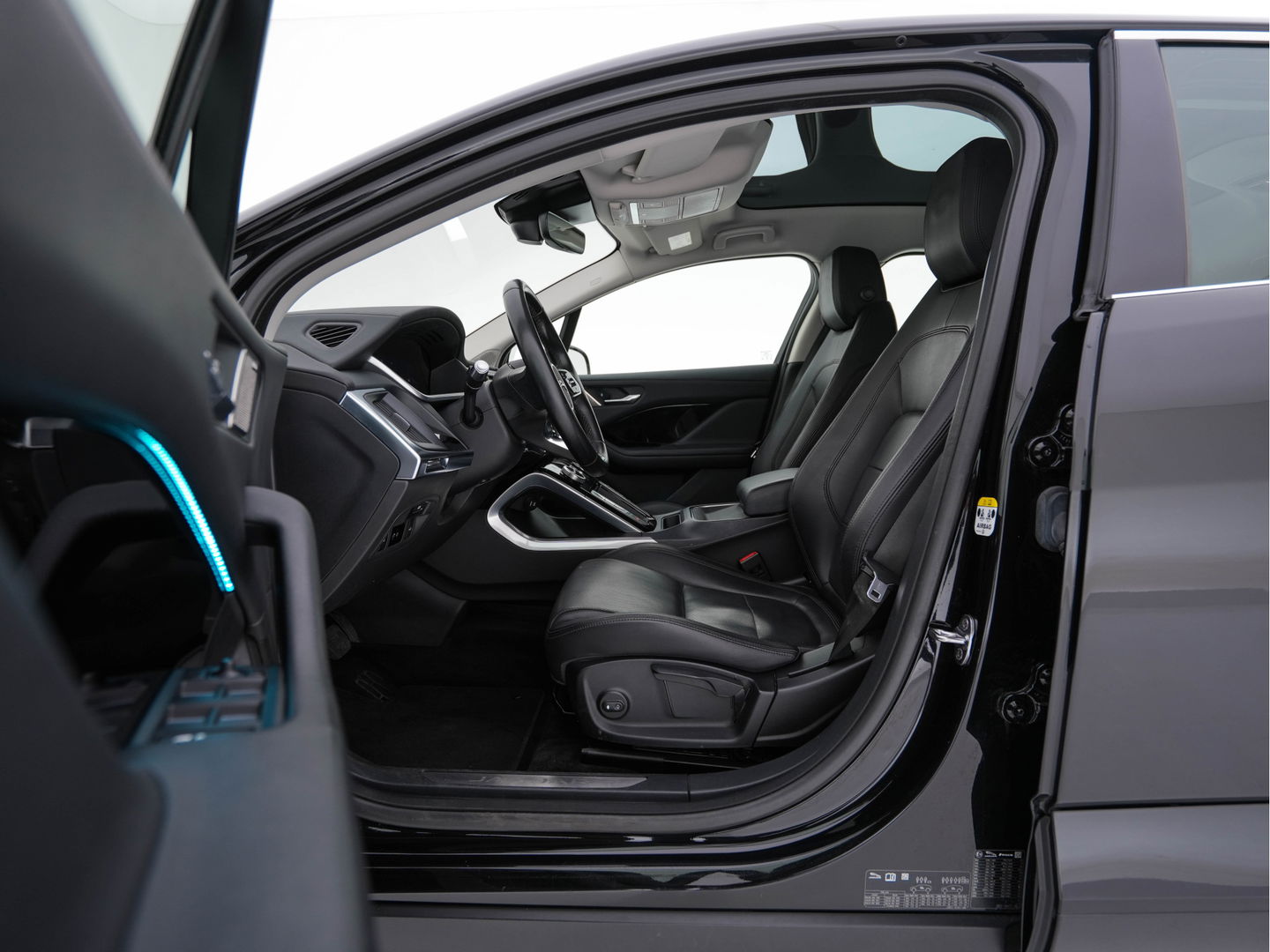 Jaguar I-PACE EV400 Business Edition S 90 kWh {SOH-89%} (INCL-BTW) *HEATPUMP | PANO | LEATHER | MERIDIAN-AUDIO | FULL-LED | HEATED/COOLED-COMFORTSEATS | DAB+ | CAMERA | DIGI-COCKPIT | NAVI-FULLMAP | ECC | KEYLESS | PDC | CCS-FASTLOADER | CRUISE |