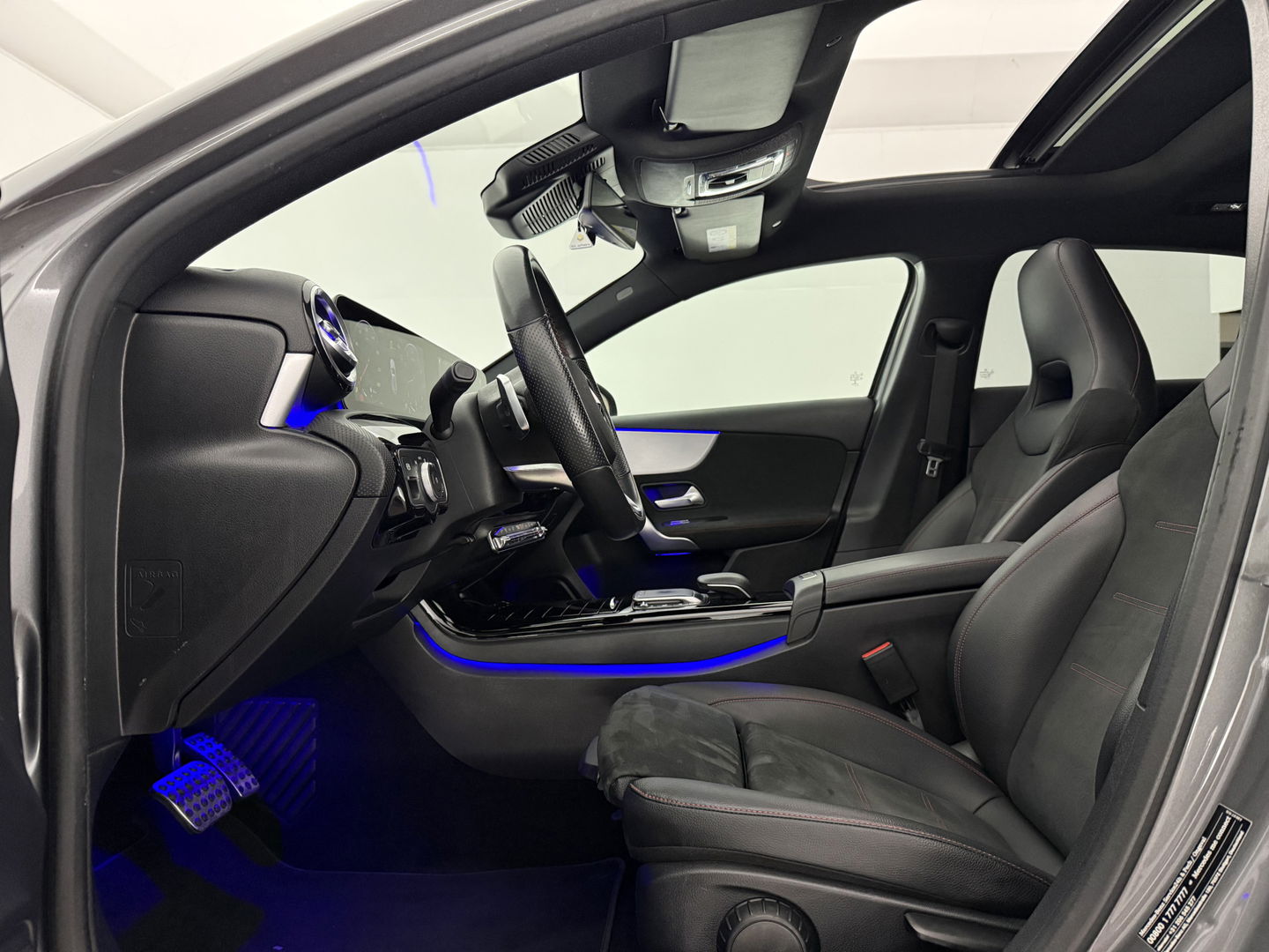 Mercedes-Benz A-Klasse 180 AMG | Pano | Sfeer | Virtual | Camera | Carplay | Cruise | Navi | NAP