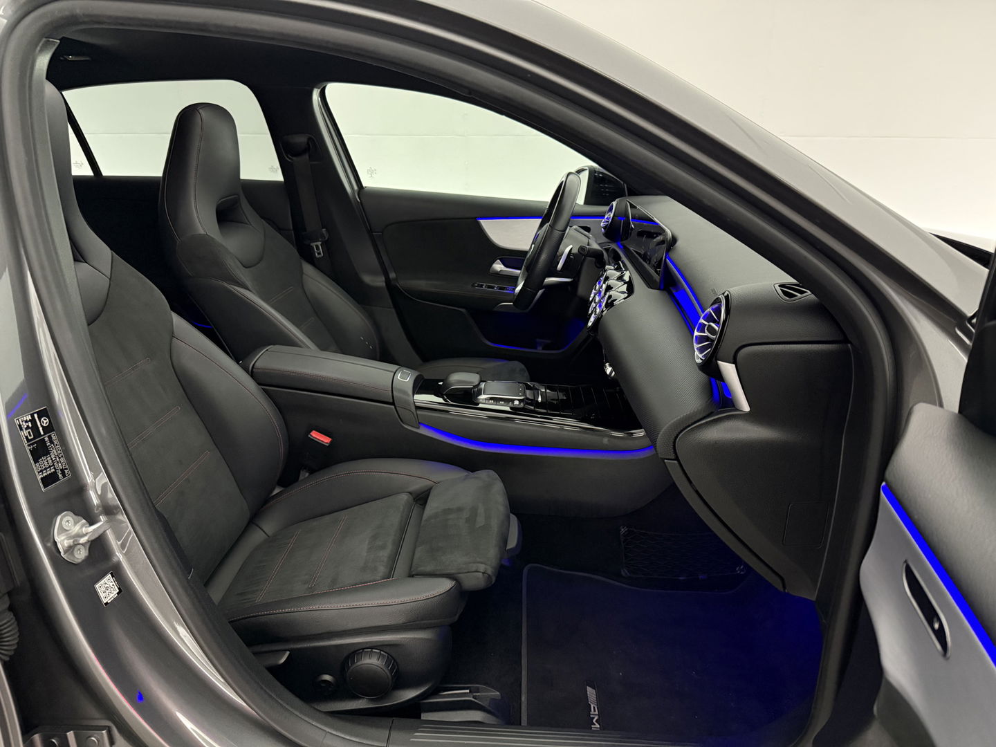 Mercedes-Benz A-Klasse 180 AMG | Pano | Sfeer | Virtual | Camera | Carplay | Cruise | Navi | NAP