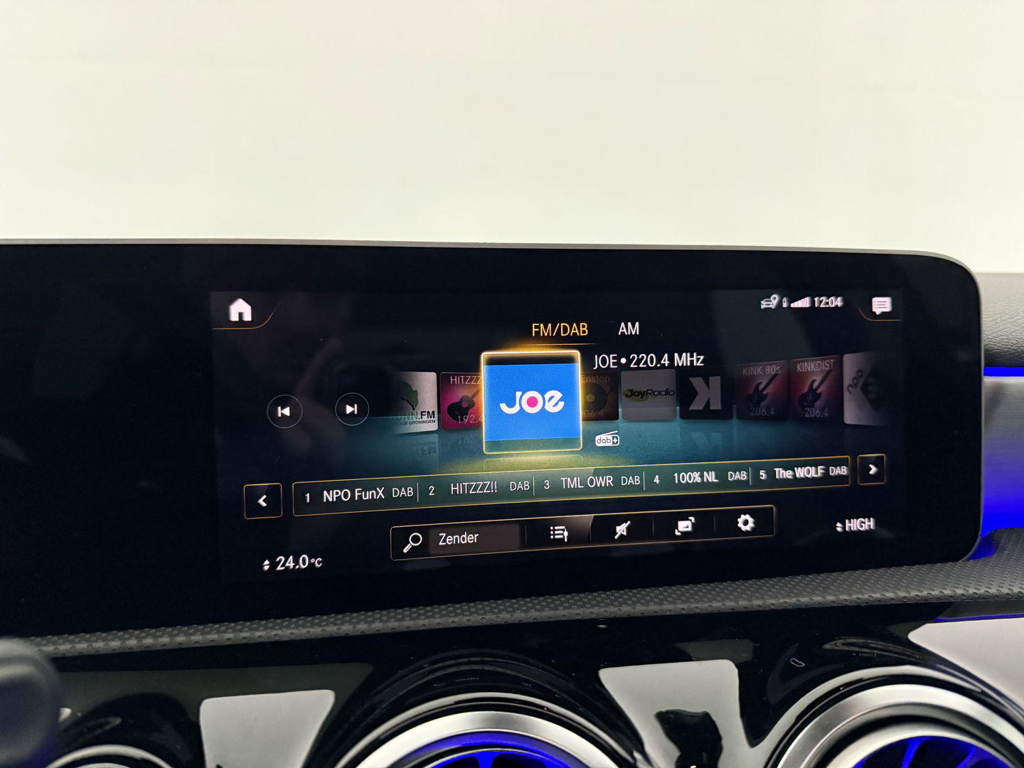 Mercedes-Benz A-Klasse 180 AMG | Pano | Sfeer | Virtual | Camera | Carplay | Cruise | Navi | NAP