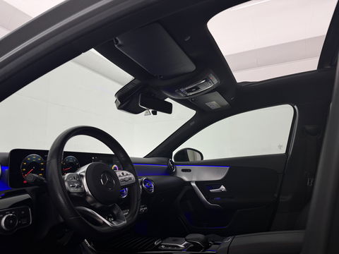 Mercedes-Benz A-Klasse 180 AMG | Pano | Sfeer | Virtual | Camera | Carplay | Cruise | Navi | NAP