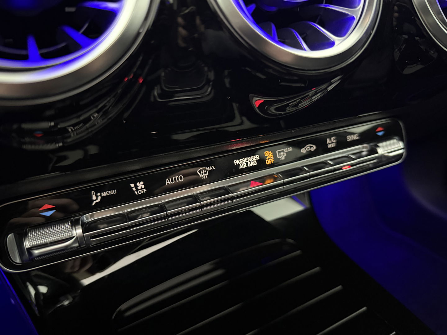 Mercedes-Benz A-Klasse 180 AMG | Pano | Sfeer | Virtual | Camera | Carplay | Cruise | Navi | NAP