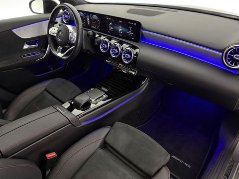 Mercedes-Benz A-Klasse 180 AMG | Pano | Sfeer | Virtual | Camera | Carplay | Cruise | Navi | NAP
