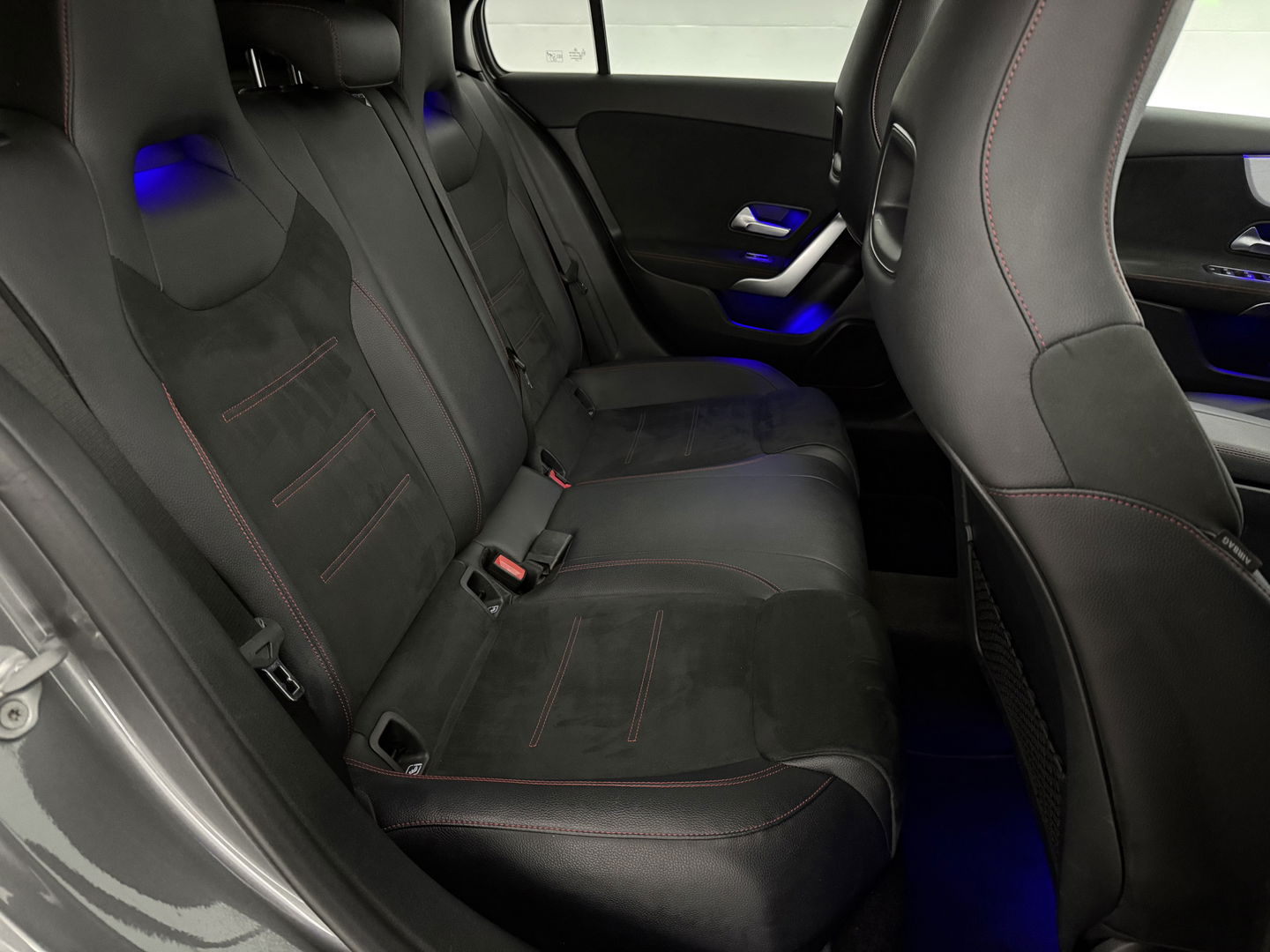 Mercedes-Benz A-Klasse 180 AMG | Pano | Sfeer | Virtual | Camera | Carplay | Cruise | Navi | NAP