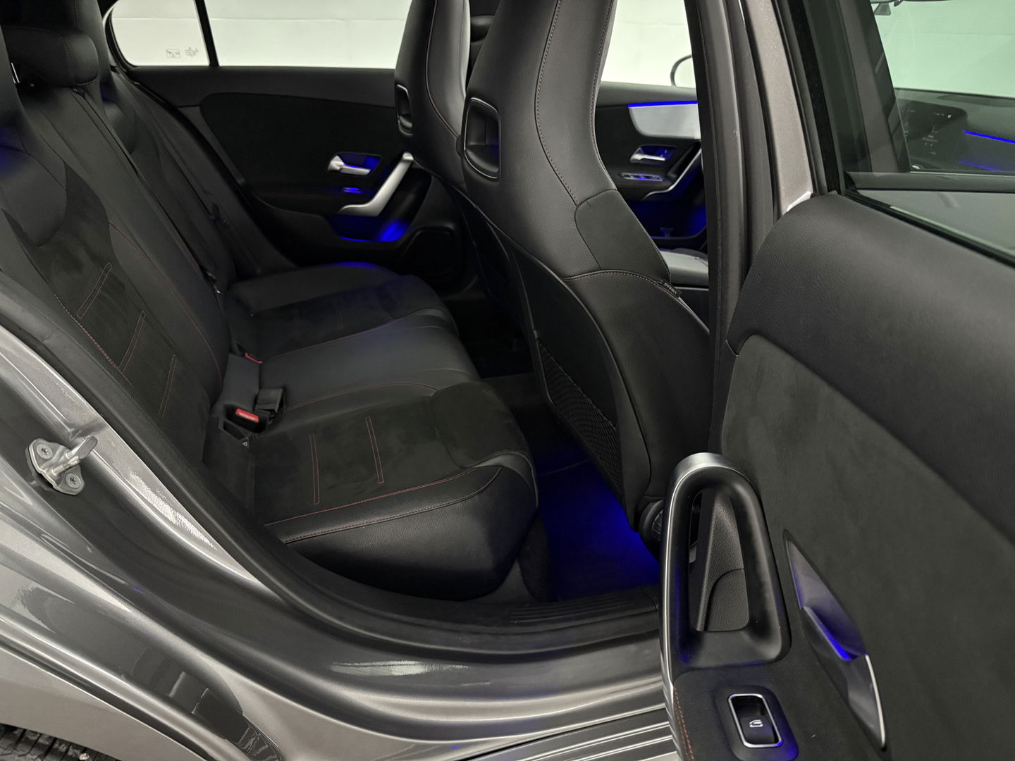 Mercedes-Benz A-Klasse 180 AMG | Pano | Sfeer | Virtual | Camera | Carplay | Cruise | Navi | NAP