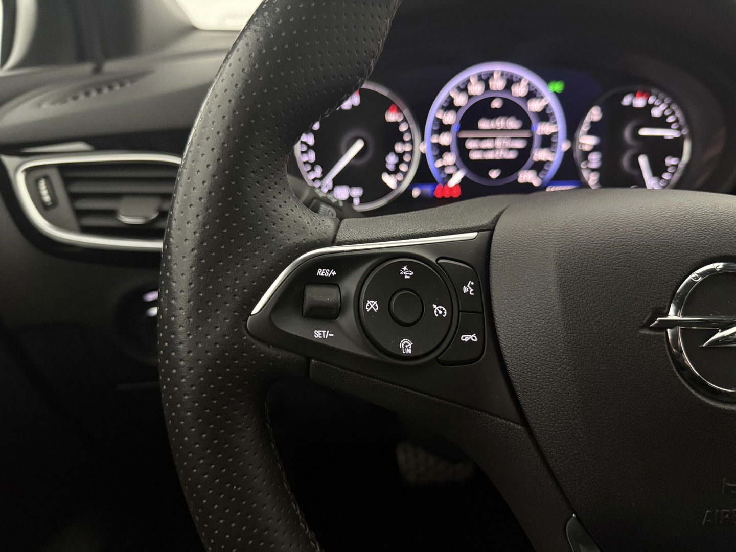 Opel Astra Sports Tourer 1.4 Elegance | Clima | Cruise | Camera | Carplay | Keyless | Navi | Parkeersens. | NAP