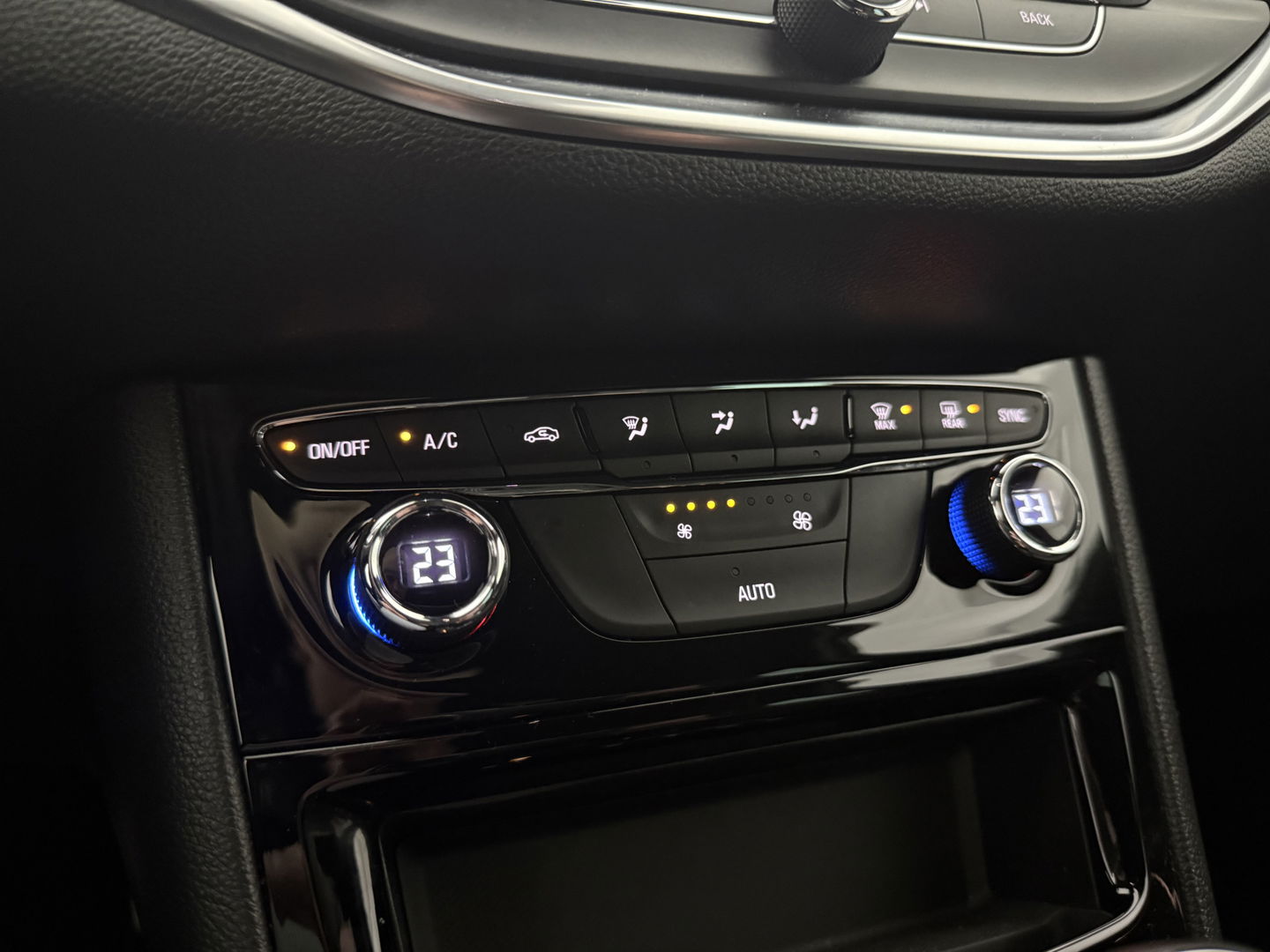 Opel Astra Sports Tourer 1.4 Elegance | Clima | Cruise | Camera | Carplay | Keyless | Navi | Parkeersens. | NAP