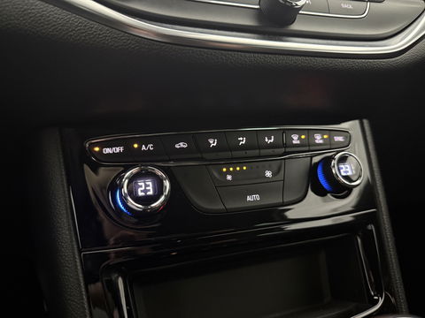 Opel Astra Sports Tourer 1.4 Elegance | Clima | Cruise | Camera | Carplay | Keyless | Navi | Parkeersens. | NAP