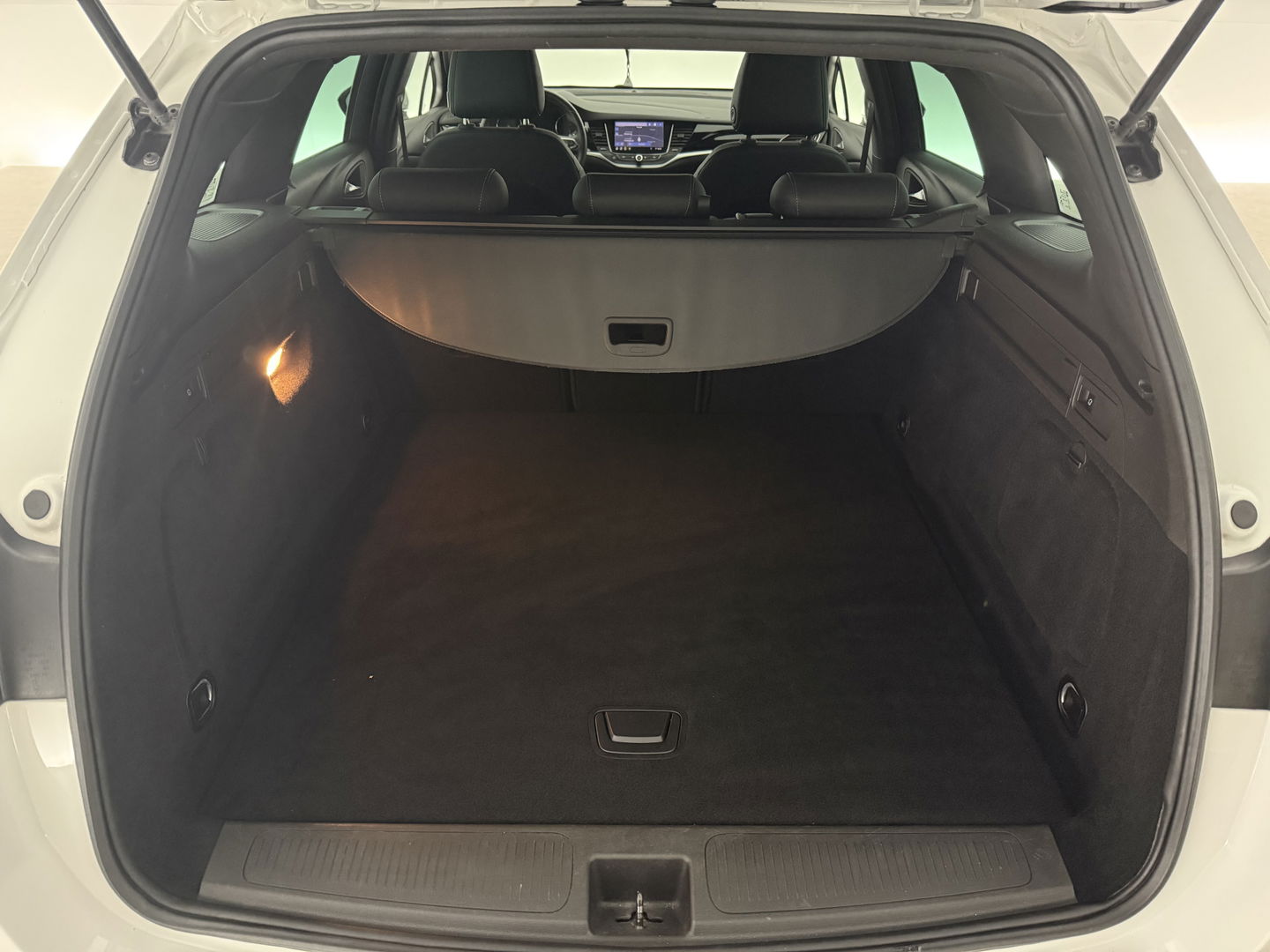 Opel Astra Sports Tourer 1.4 Elegance | Clima | Cruise | Camera | Carplay | Keyless | Navi | Parkeersens. | NAP