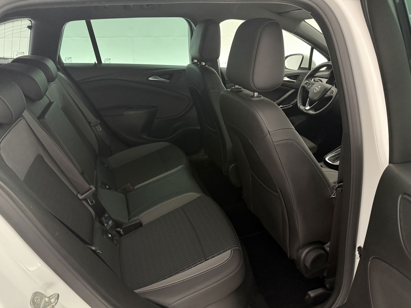 Opel Astra Sports Tourer 1.4 Elegance | Clima | Cruise | Camera | Carplay | Keyless | Navi | Parkeersens. | NAP