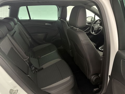 Opel Astra Sports Tourer 1.4 Elegance | Clima | Cruise | Camera | Carplay | Keyless | Navi | Parkeersens. | NAP