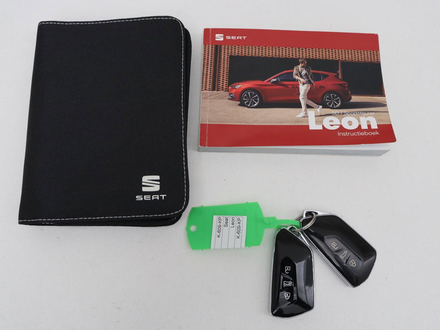 SEAT Leon 1.4 TSI eHybrid PHEV FR | Trekhaak | Adaptive cruise | Carplay | Sfeerverlichting | Navigatie | Side Assist | Parkeerhulp | Full LED | Bluetooth | PHEV | Plug In