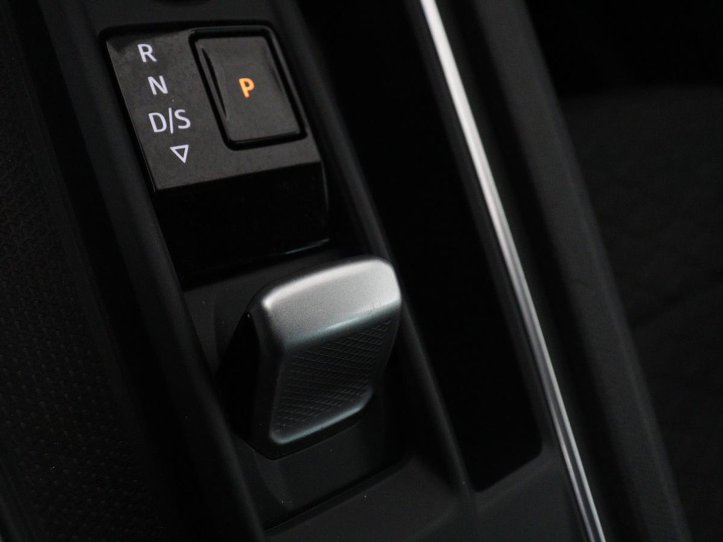 SEAT Leon 1.4 TSI eHybrid PHEV FR | Trekhaak | Adaptive cruise | Carplay | Sfeerverlichting | Navigatie | Side Assist | Parkeerhulp | Full LED | Bluetooth | PHEV | Plug In