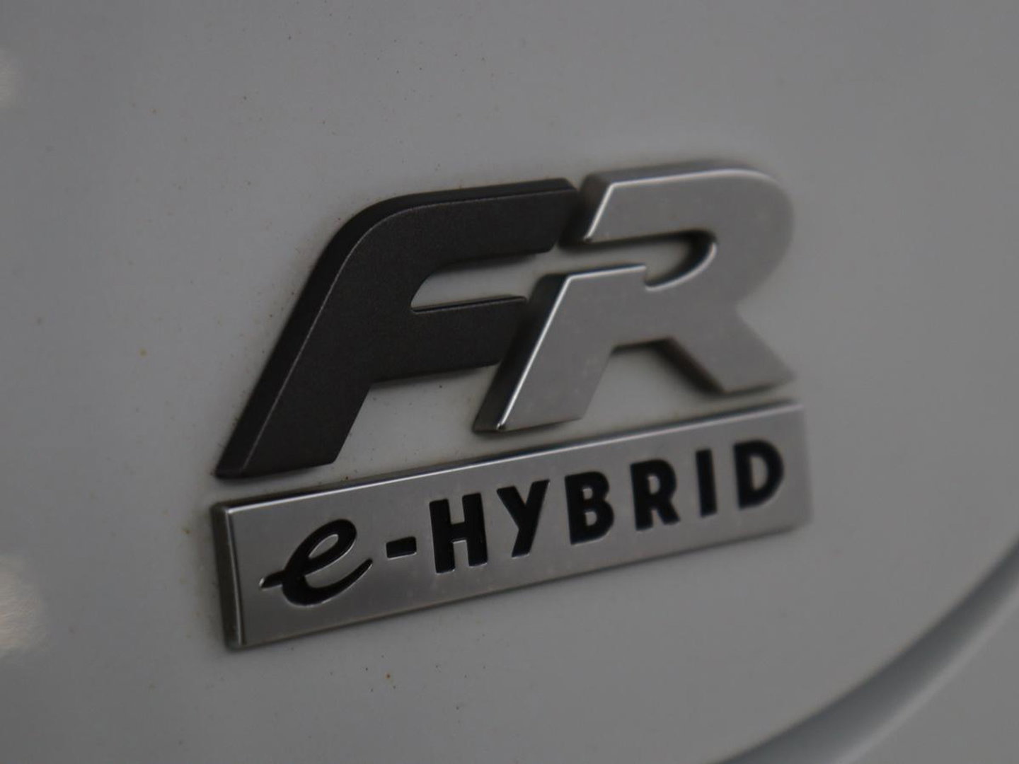 SEAT Leon 1.4 TSI eHybrid PHEV FR | Trekhaak | Adaptive cruise | Carplay | Sfeerverlichting | Navigatie | Side Assist | Parkeerhulp | Full LED | Bluetooth | PHEV | Plug In