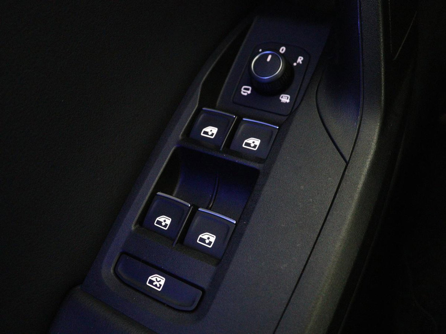 SEAT Leon 1.4 TSI eHybrid PHEV FR | Trekhaak | Adaptive cruise | Carplay | Sfeerverlichting | Navigatie | Side Assist | Parkeerhulp | Full LED | Bluetooth | PHEV | Plug In