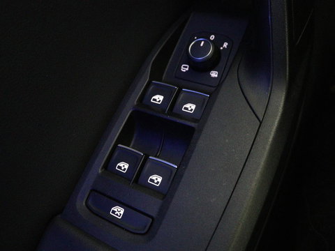 SEAT Leon 1.4 TSI eHybrid PHEV FR | Trekhaak | Adaptive cruise | Carplay | Sfeerverlichting | Navigatie | Side Assist | Parkeerhulp | Full LED | Bluetooth | PHEV | Plug In