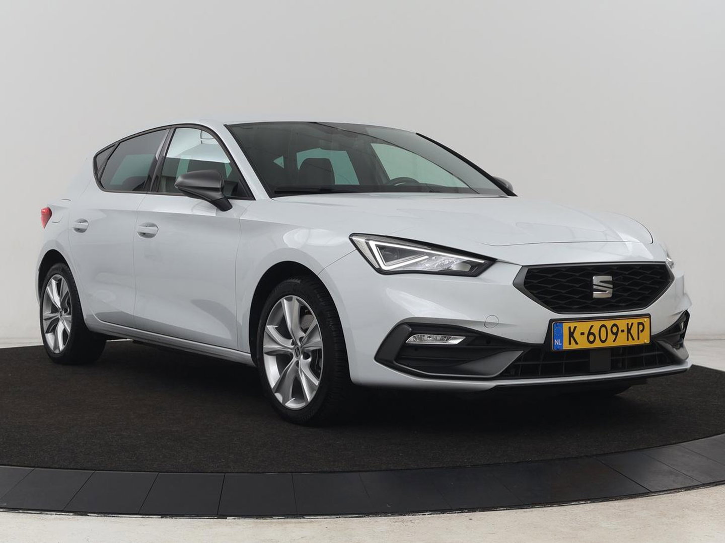 SEAT Leon 1.4 TSI eHybrid PHEV FR | Trekhaak | Adaptive cruise | Carplay | Sfeerverlichting | Navigatie | Side Assist | Parkeerhulp | Full LED | Bluetooth | PHEV | Plug In