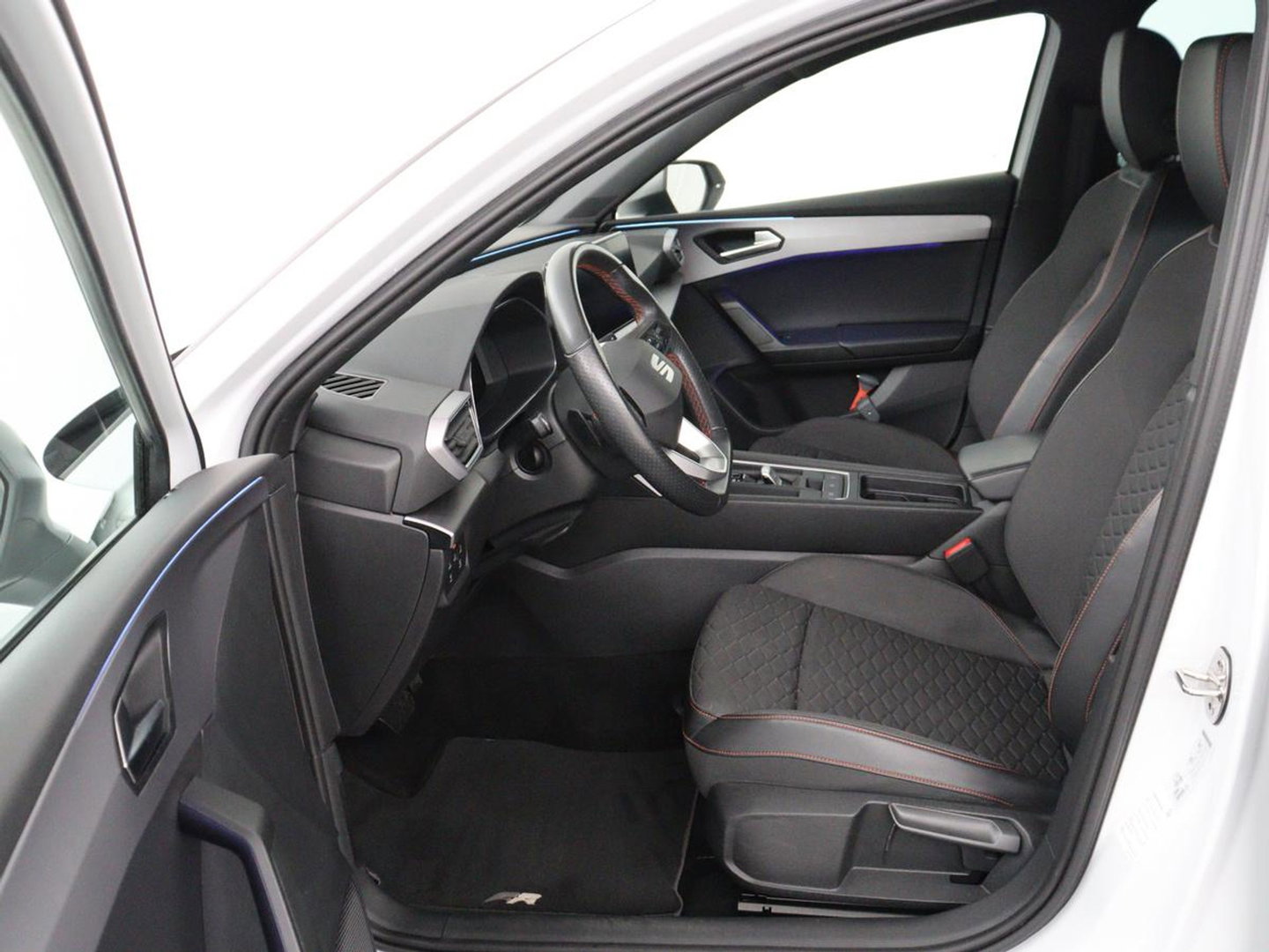 SEAT Leon 1.4 TSI eHybrid PHEV FR | Trekhaak | Adaptive cruise | Carplay | Sfeerverlichting | Navigatie | Side Assist | Parkeerhulp | Full LED | Bluetooth | PHEV | Plug In