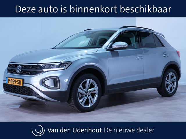 Volkswagen T-Roc - 1.5 TSI 150pk DSG Life 75 Edition Navigatie via App Camera PDC Trekhaak