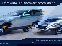 Volkswagen T-Roc - 1.5 TSI 150pk DSG Life 75 Edition Navigatie via App Camera PDC Trekhaak waar?