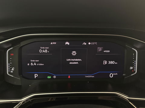 Volkswagen Polo 1.0 TSI R-Line | Beats | Virtual | Adap. Cruise | Carplay | Trekh. | Clima | Parkeersens. | NAP