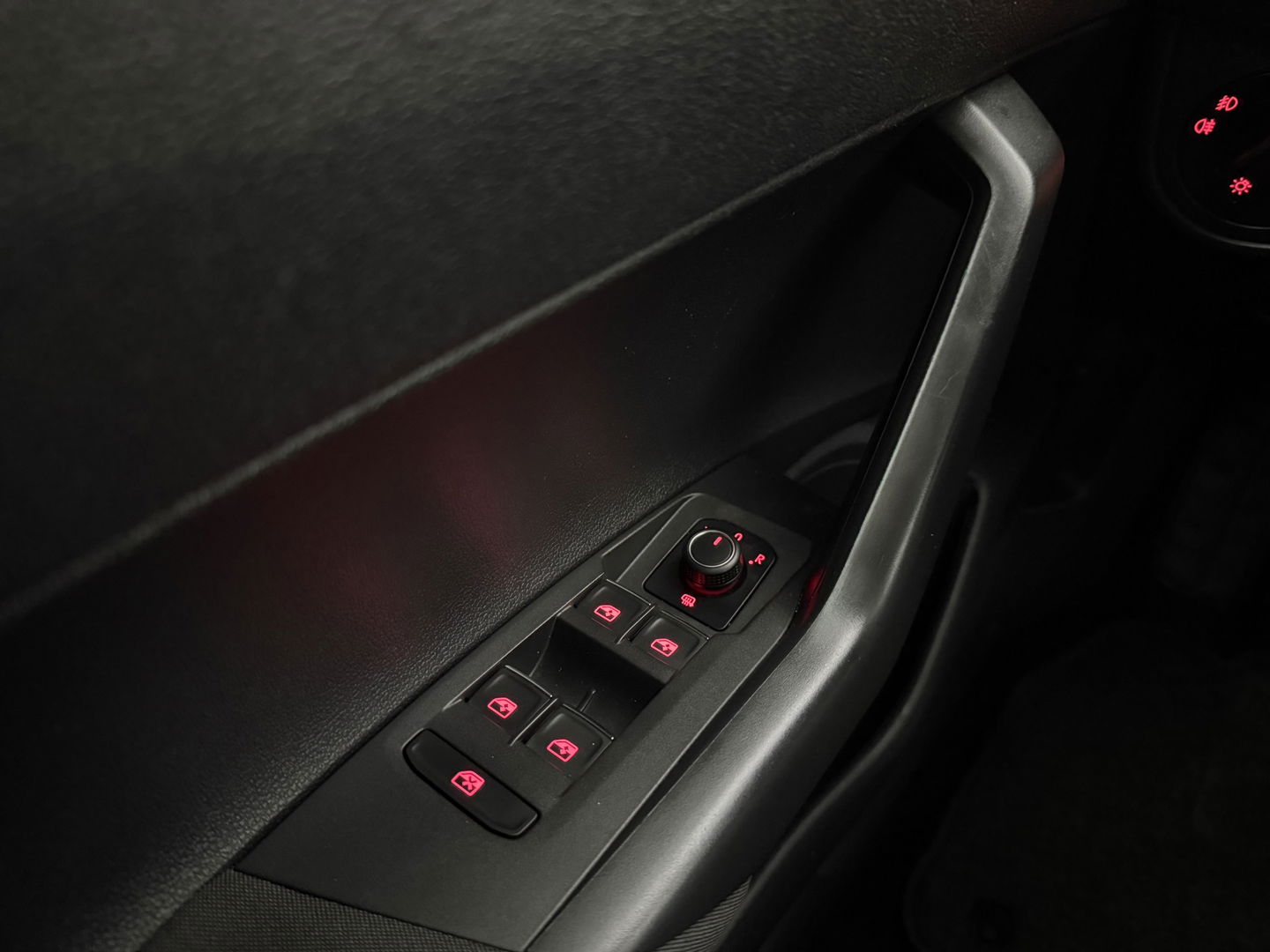 Volkswagen Polo 1.0 TSI R-Line | Beats | Virtual | Adap. Cruise | Carplay | Trekh. | Clima | Parkeersens. | NAP