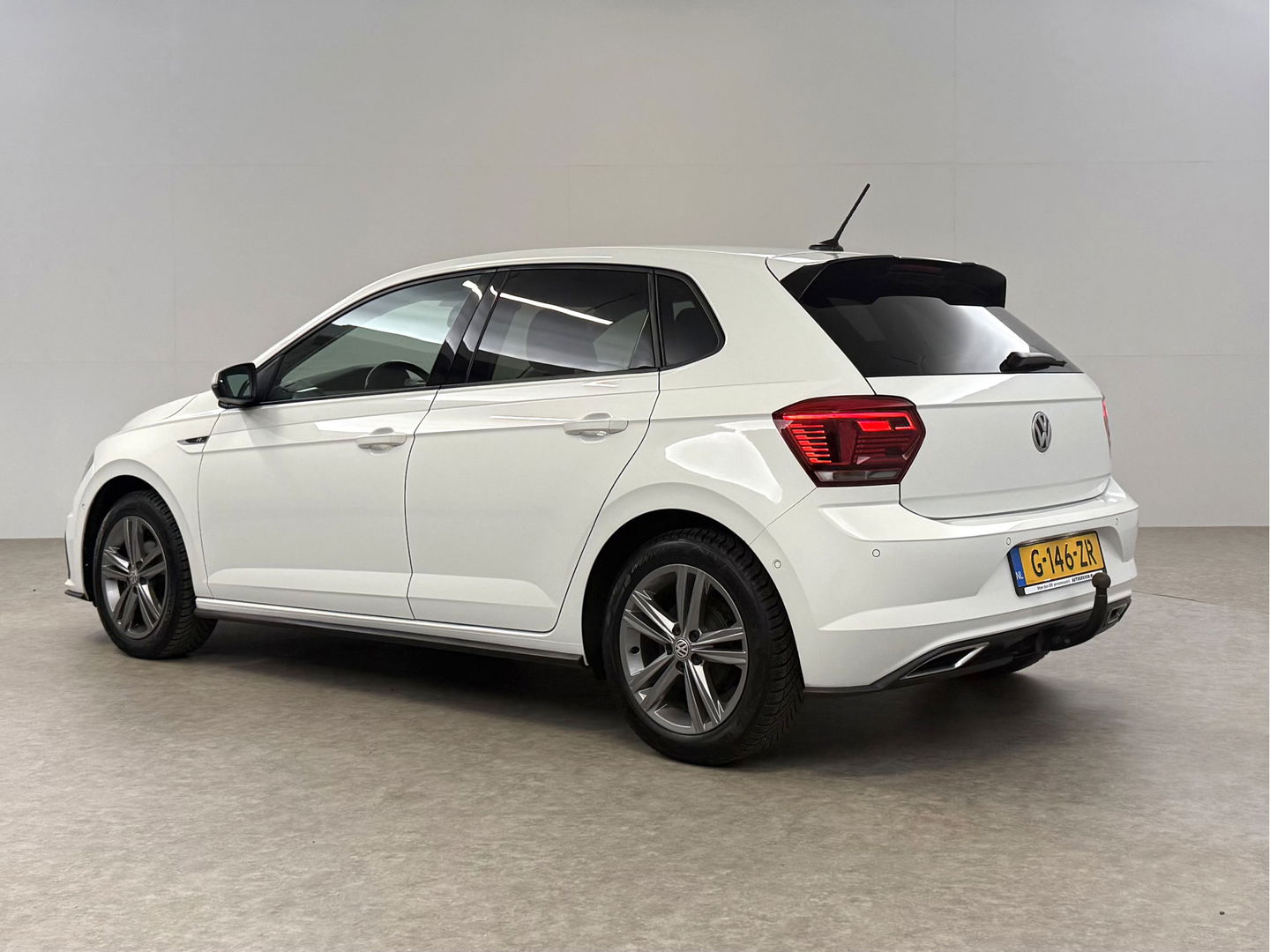 Volkswagen Polo 1.0 TSI R-Line | Beats | Virtual | Adap. Cruise | Carplay | Trekh. | Clima | Parkeersens. | NAP