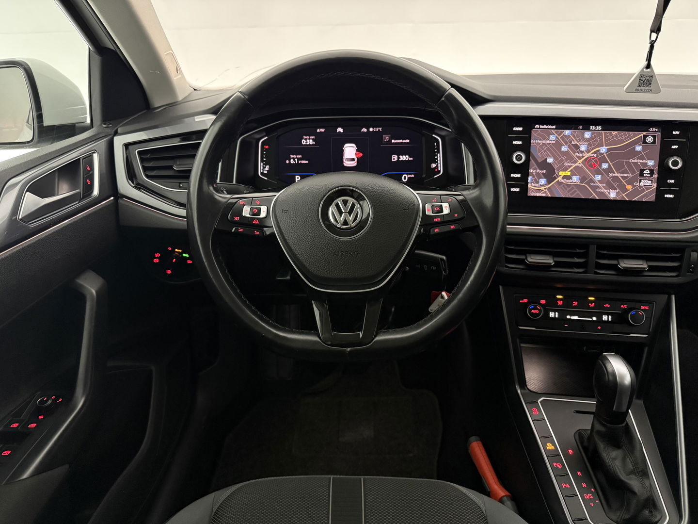 Volkswagen Polo 1.0 TSI R-Line | Beats | Virtual | Adap. Cruise | Carplay | Trekh. | Clima | Parkeersens. | NAP