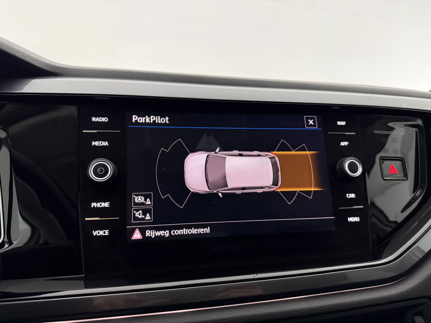 Volkswagen Polo 1.0 TSI R-Line | Beats | Virtual | Adap. Cruise | Carplay | Trekh. | Clima | Parkeersens. | NAP