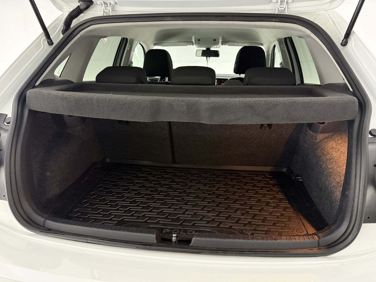 Volkswagen Polo 1.0 TSI R-Line | Beats | Virtual | Adap. Cruise | Carplay | Trekh. | Clima | Parkeersens. | NAP