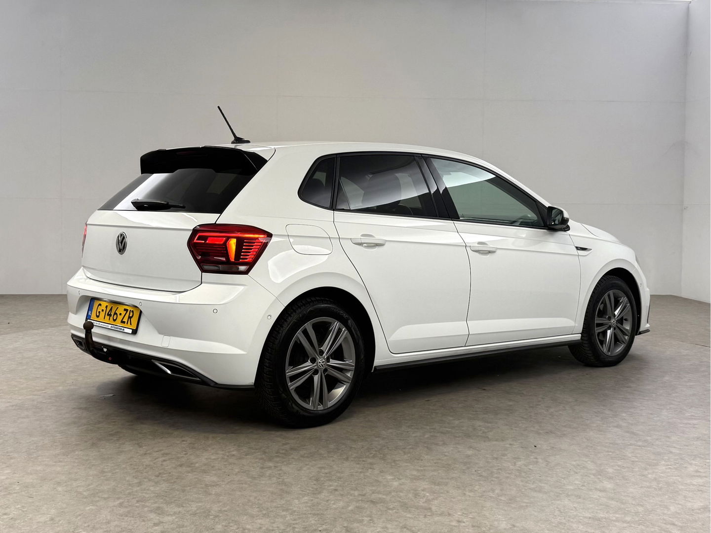 Volkswagen Polo 1.0 TSI R-Line | Beats | Virtual | Adap. Cruise | Carplay | Trekh. | Clima | Parkeersens. | NAP