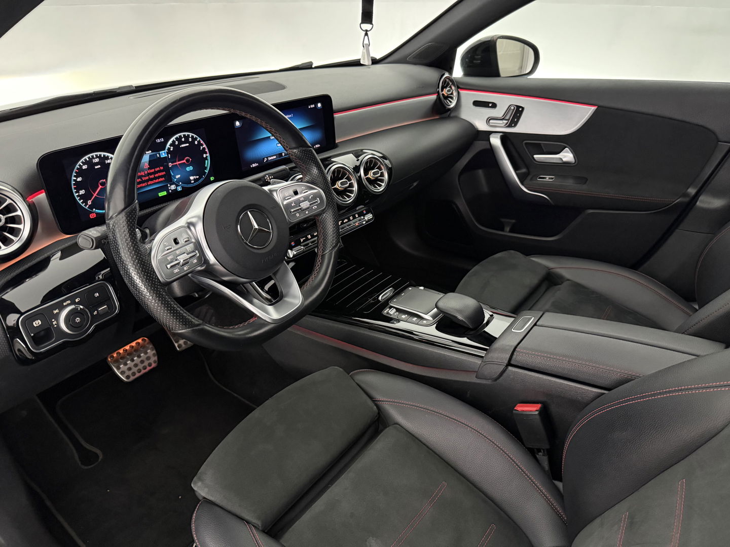 Mercedes-Benz A-Klasse 250 e AMG | SOH 96% | Pano | Burmester | Sfeer | Virtual | Memory | Camera | Keyless | Carplay
