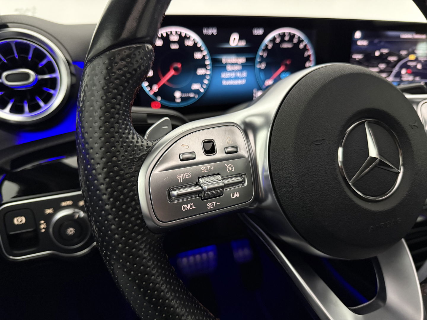 Mercedes-Benz A-Klasse 250 e AMG | SOH 96% | Pano | Burmester | Sfeer | Virtual | Memory | Camera | Keyless | Carplay