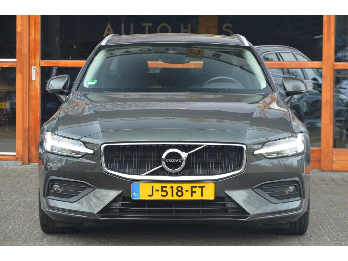 Volvo V60 B3 Business Pro | Pilot-Assist | Apple Carplay | Bluetooth | BLIS |