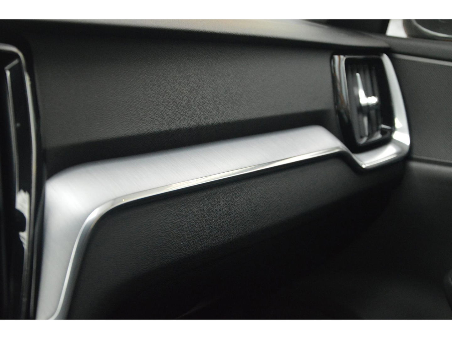 Volvo V60 B3 Business Pro | Pilot-Assist | Apple Carplay | Bluetooth | BLIS |